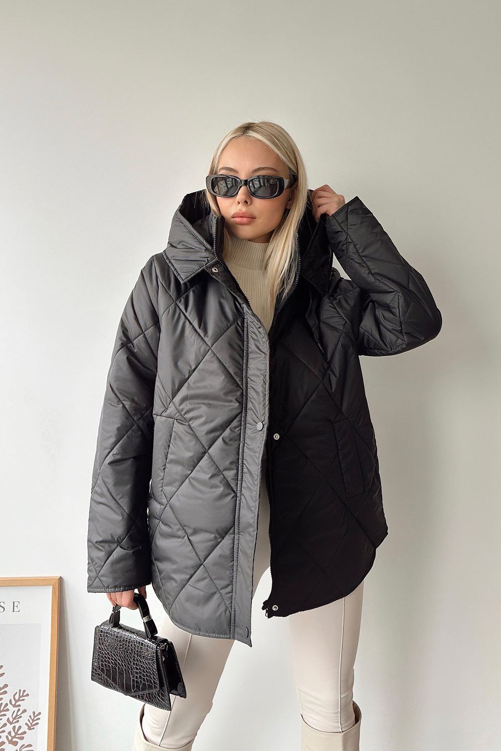 Gesteppte Damenjacke Mit Kapuze Aus Fasern – Schwarz