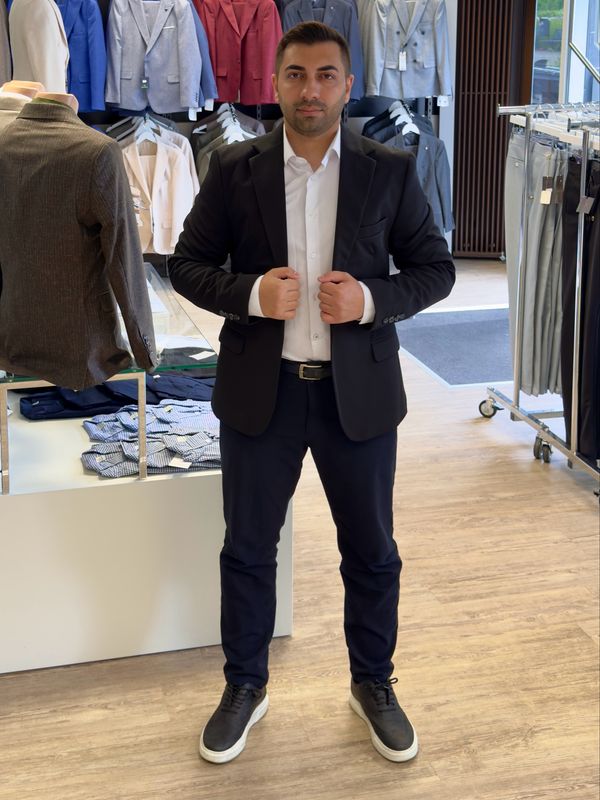 Slim Fit Sakko – Schwarz mit feiner Narbung Slim Fit Sakko – Schwarz mit feiner Narbung
