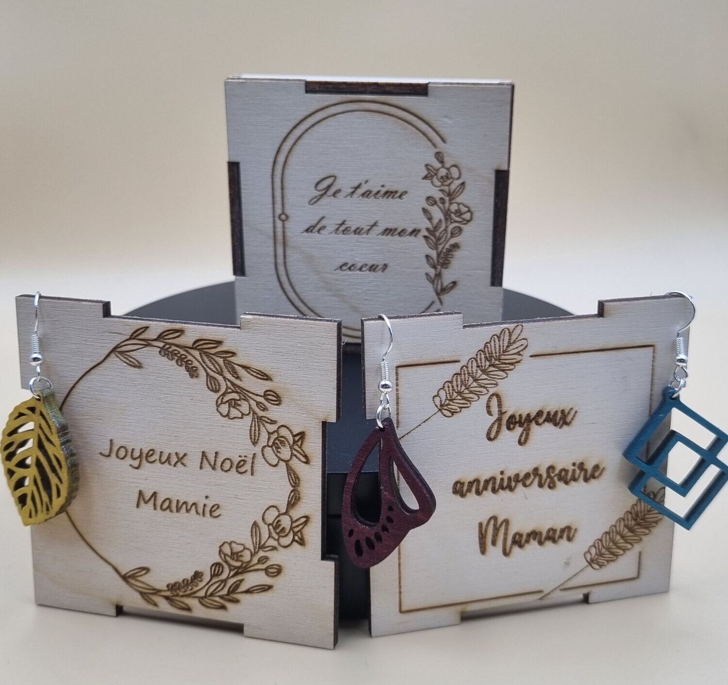 Boucles d'Oreilles en Bois avec Boîte Personnalisée