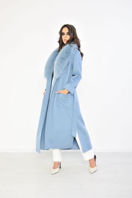 Cappotto in tessuto light blu collo sciallato in volpe