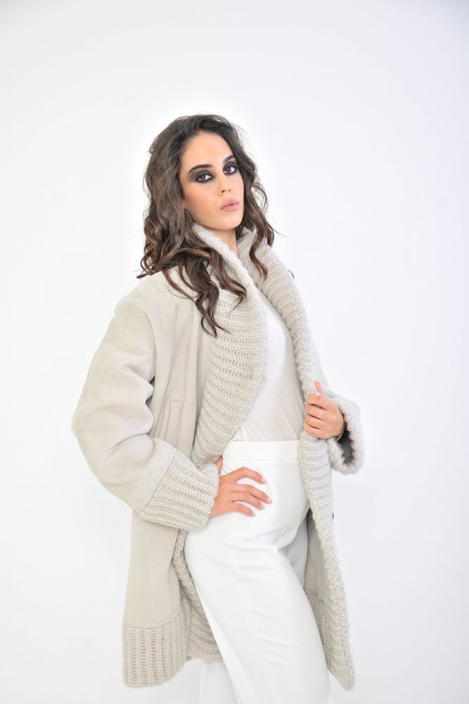 Giaccone in montone Shearling con dettagli in maglia – Stucco