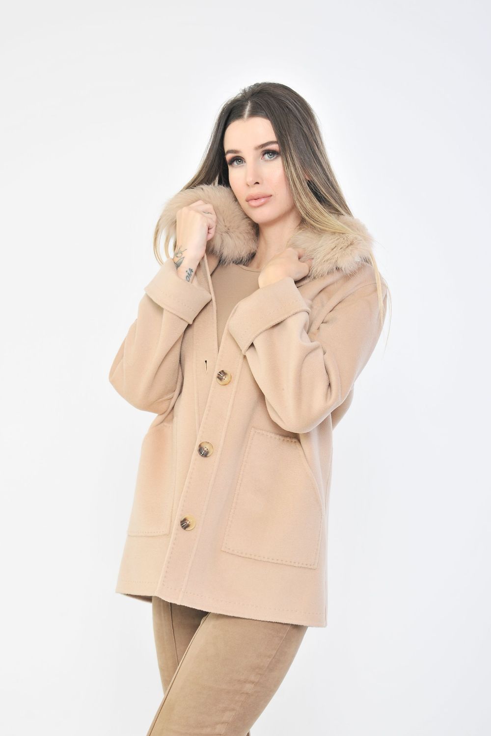 Giacca tessuto color camel collo volpe