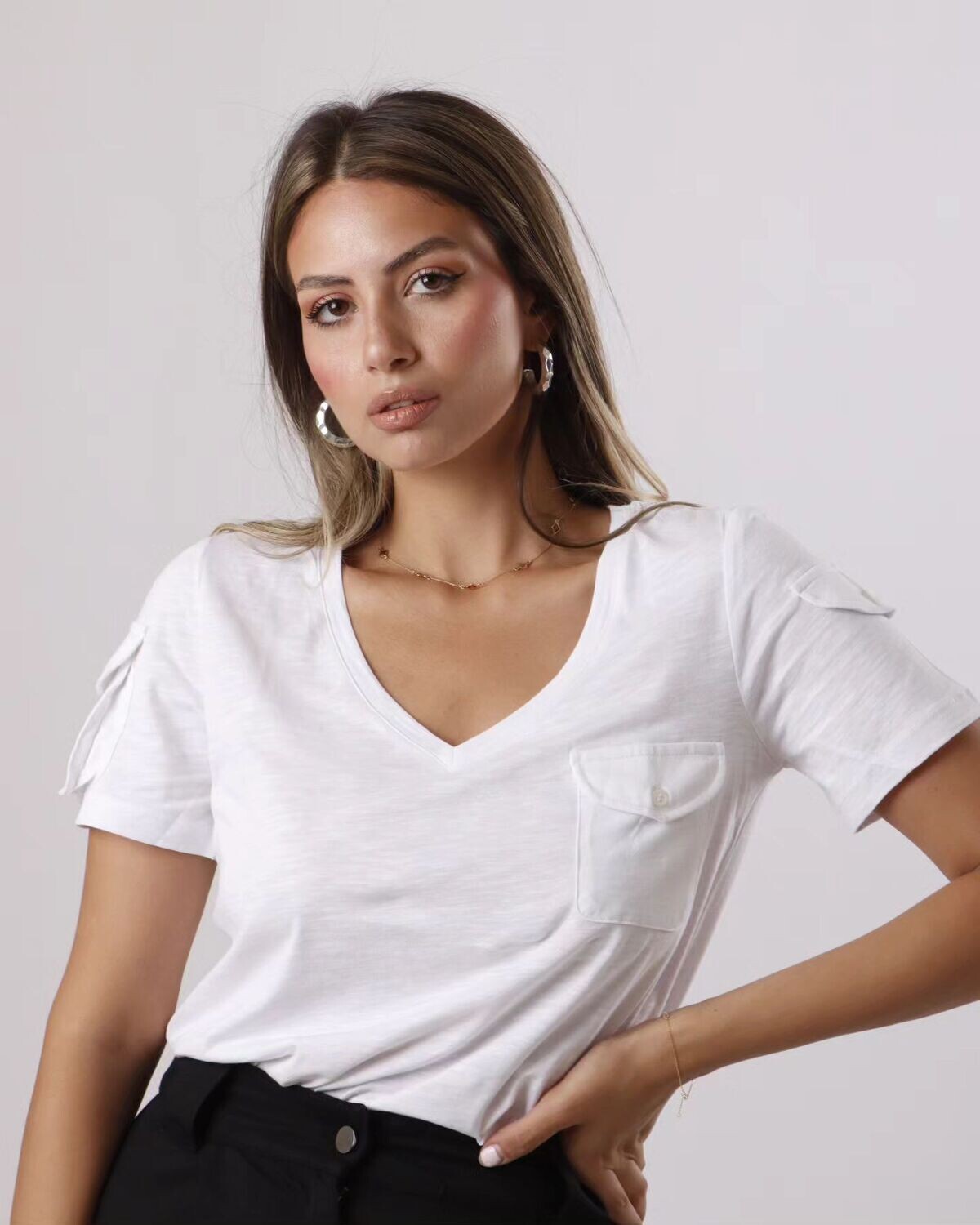 "Keep me" V-neck T-shirt