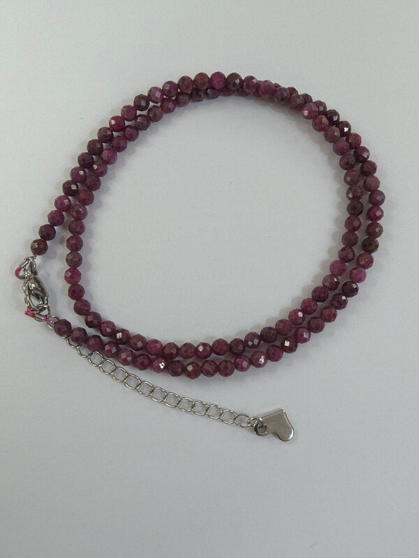 Collier facetté rubis AA Inde 3mm (40 cm plus 5 cm extensions)