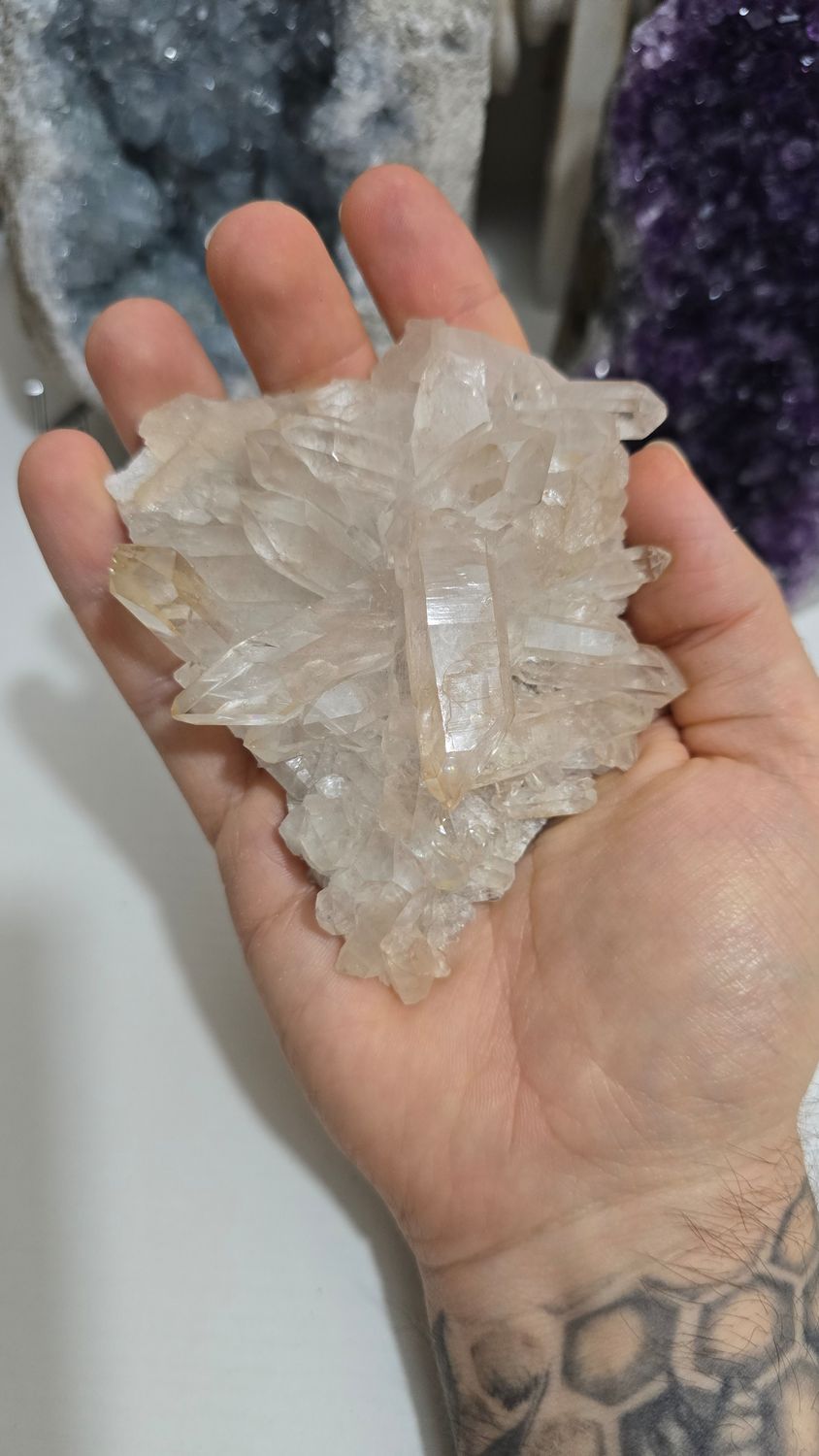 Druse cristal de roche Brésil  193gr  7cm sur 9cm environ