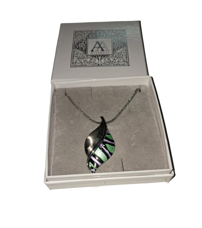 collana foglia verde e lilla