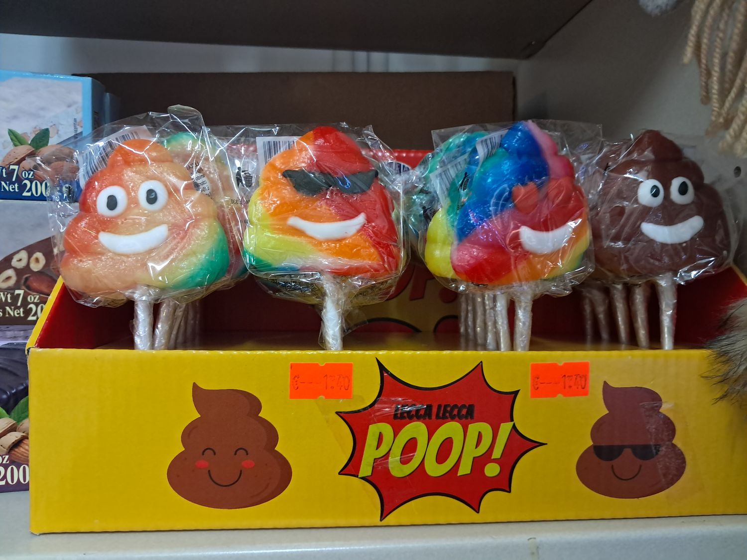 Lecca lecca poop