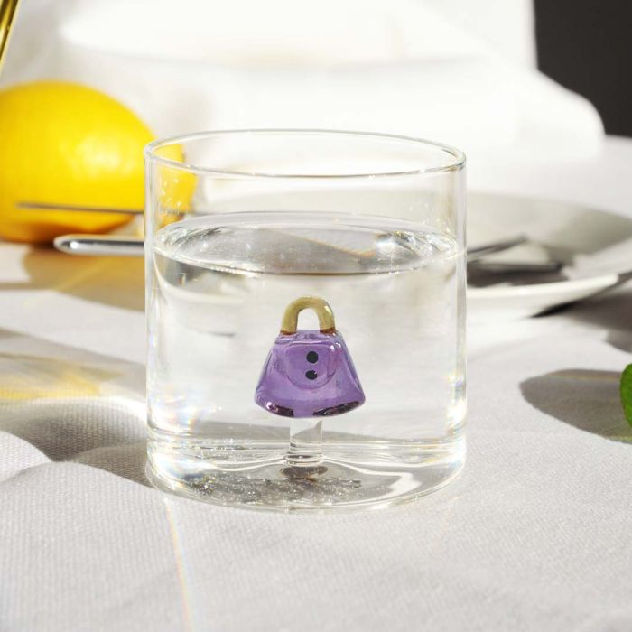 Bicchiere in vetro borosilicato con soggetto in vetro colorato all&#39;interno figura Borsa