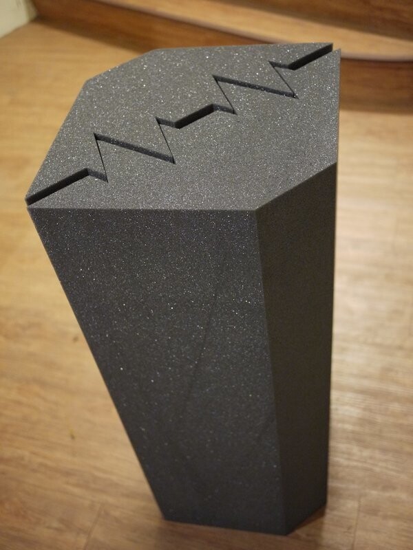 BTF-35角落用低音陷阱 ​ +(可搭配C-35 立方體使用）