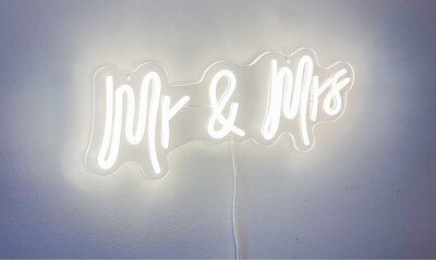 Neon Mr & Mrs - Purchase