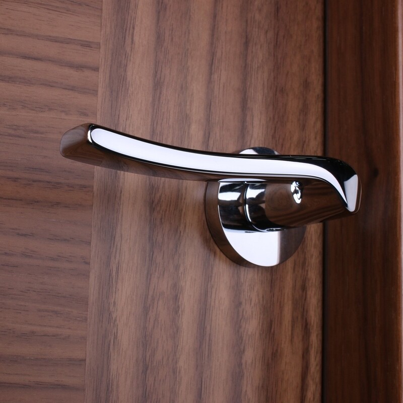 Manilla para puerta, Nina 811. 
Juego roseta redonda