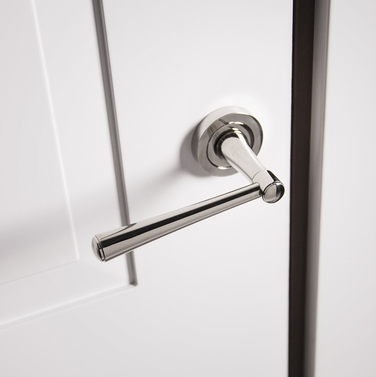 Manilla para puerta Trombetta 510. 
Juego roseta redonda