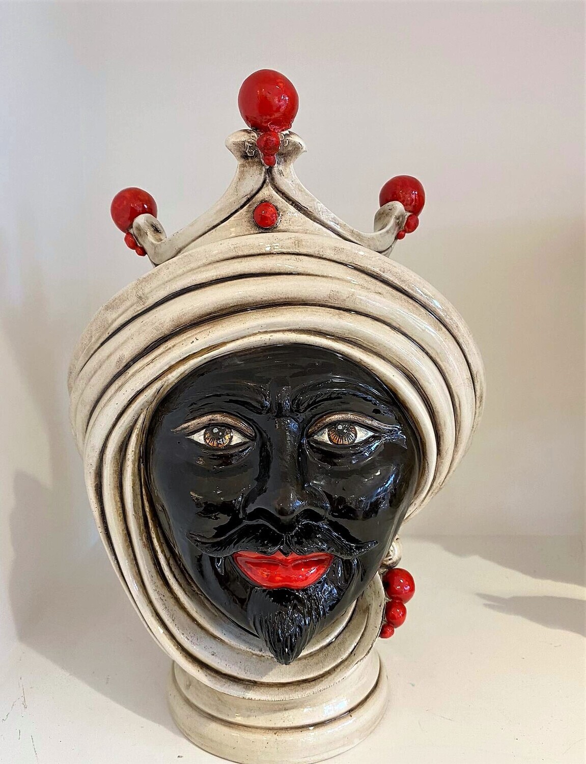 Testa di Moro Maschio h 30 in Madreperla Antichizzato con perline e labbra rosse - CERAMICA CALTAGIRONE