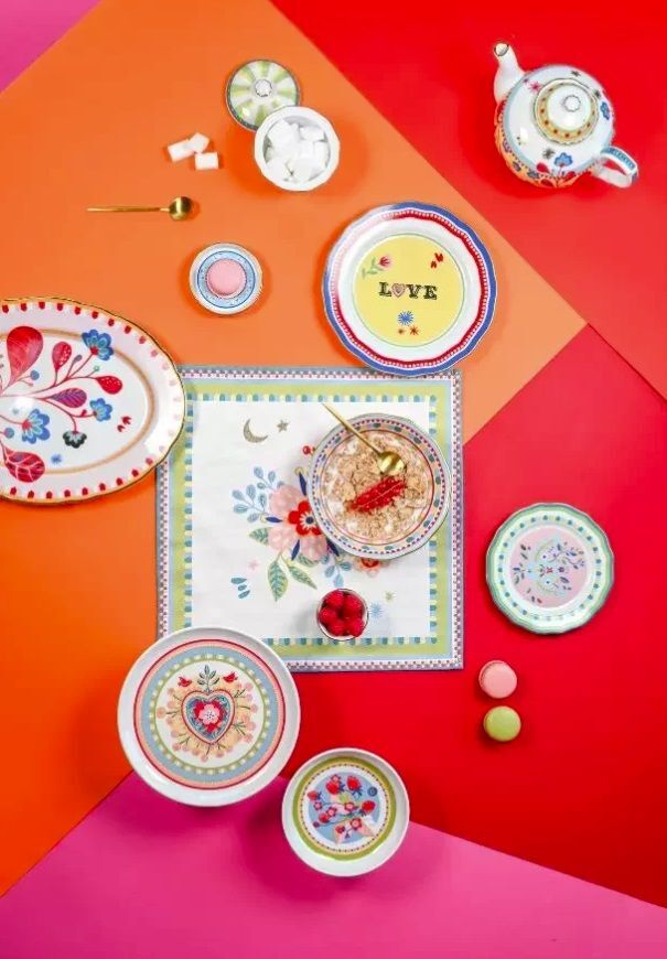 ​Piatto Piano con scritta Buon Appetito 