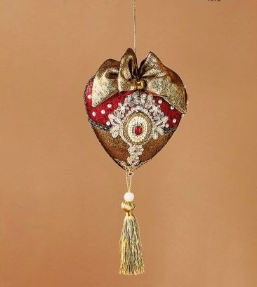 Cuore in velluto da appendere