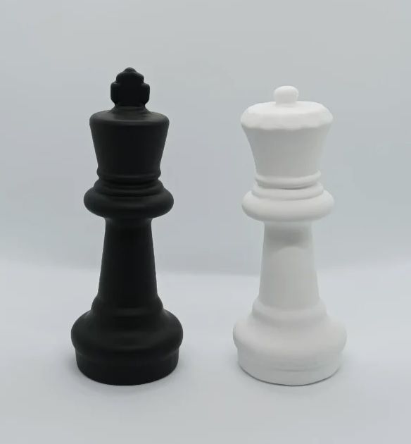 Coppia Scacchi in ceramica Opaca H 28 cm