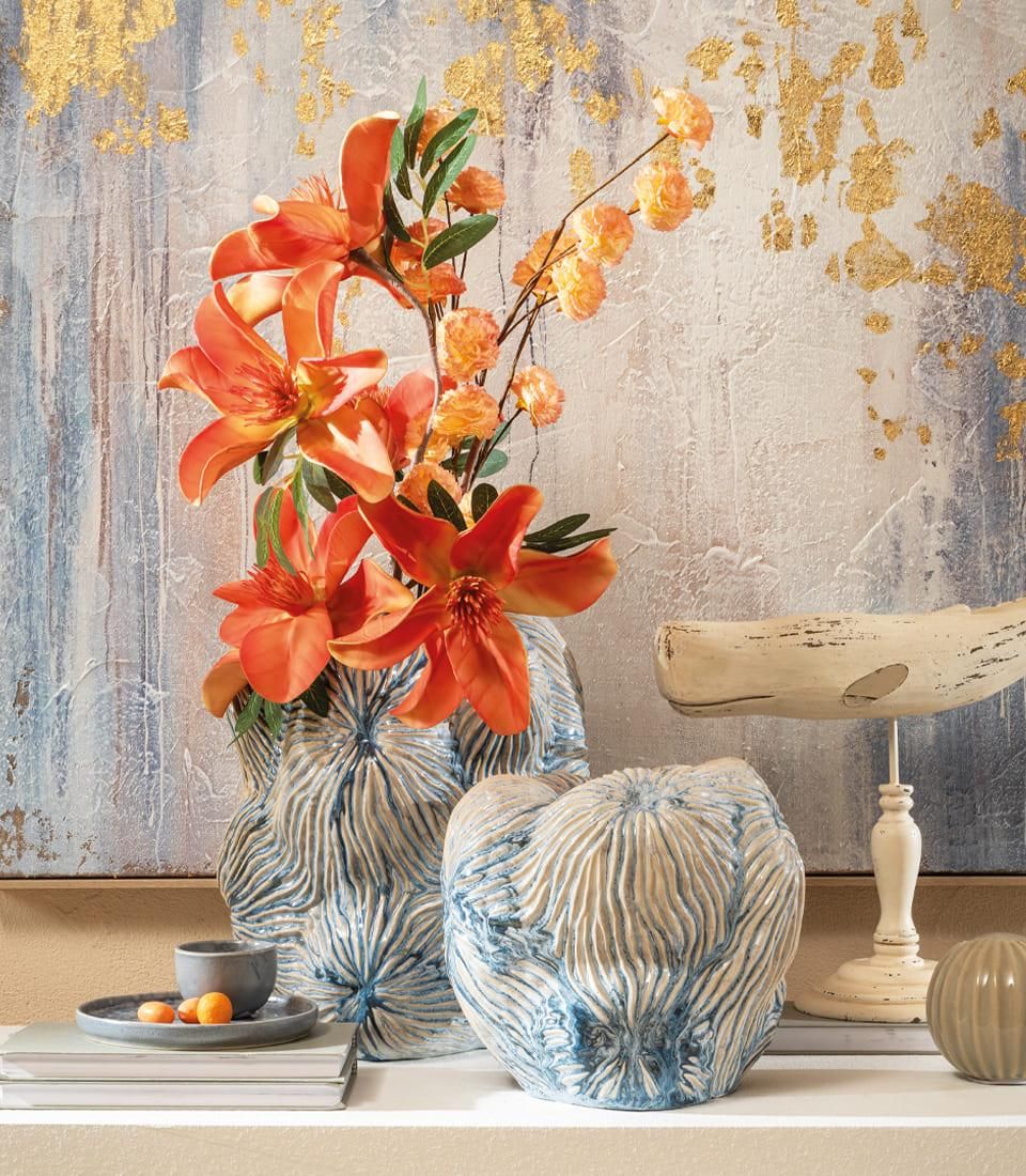 Vaso alto con rilievi azzurri - L'Oca Nera