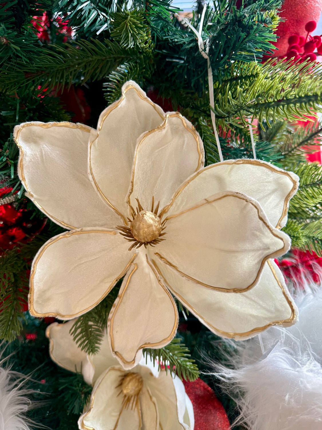 ​Fiore velluto Panna e oro per albero ​Fiore velluto Panna e oro per albero