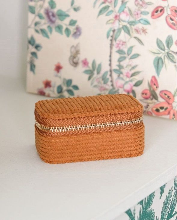 ​Portagioie Marie Corduroy Cognac- Maison Scarlett