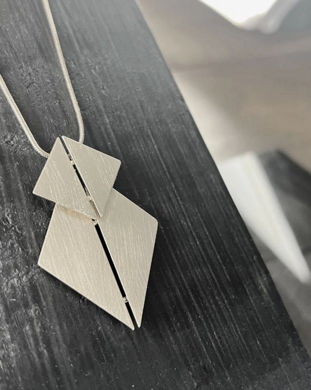 Collana a triangolo regolabile Placcatura oro - DNSK