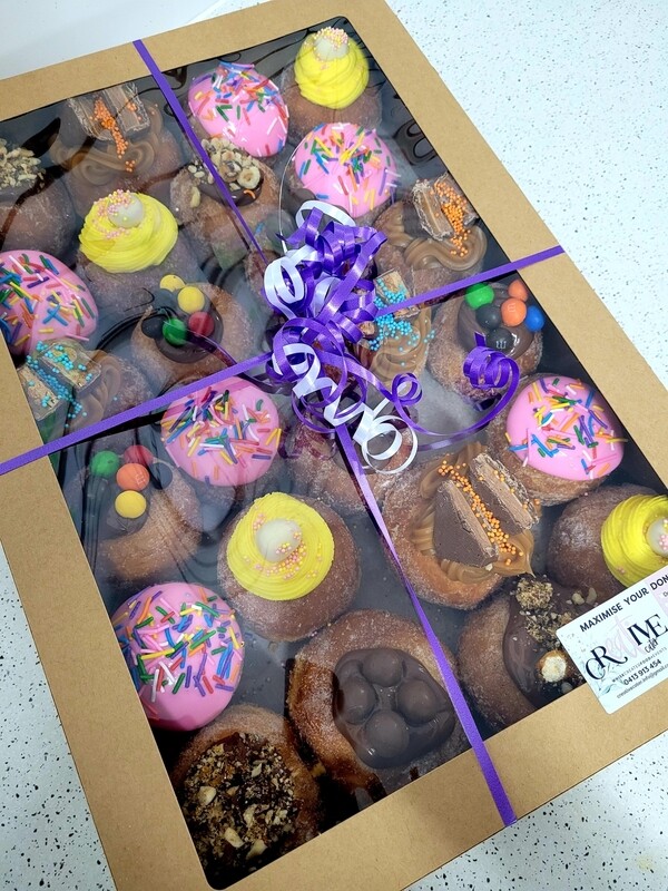MEGA DONUT BOX