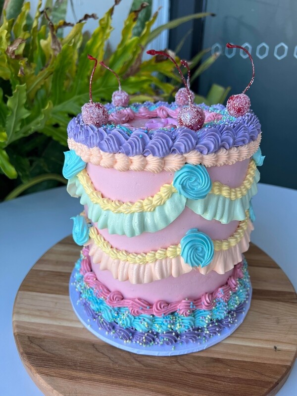 Lambeth Cake 8"