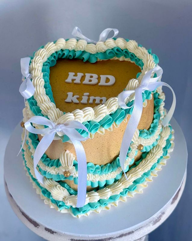 Mini Heart Lambeth Cake