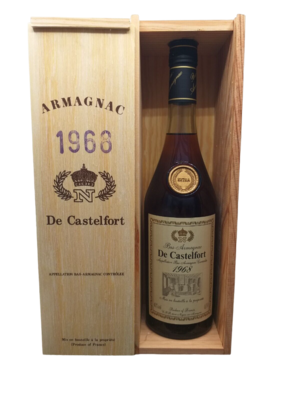 De Castelfort 1968 Armagnac 40% VOL. (1x0,7ltr.) im Holzkasten De Castelfort 1968 Armagnac 40% VOL. (1x0,7ltr.) im Holzkasten