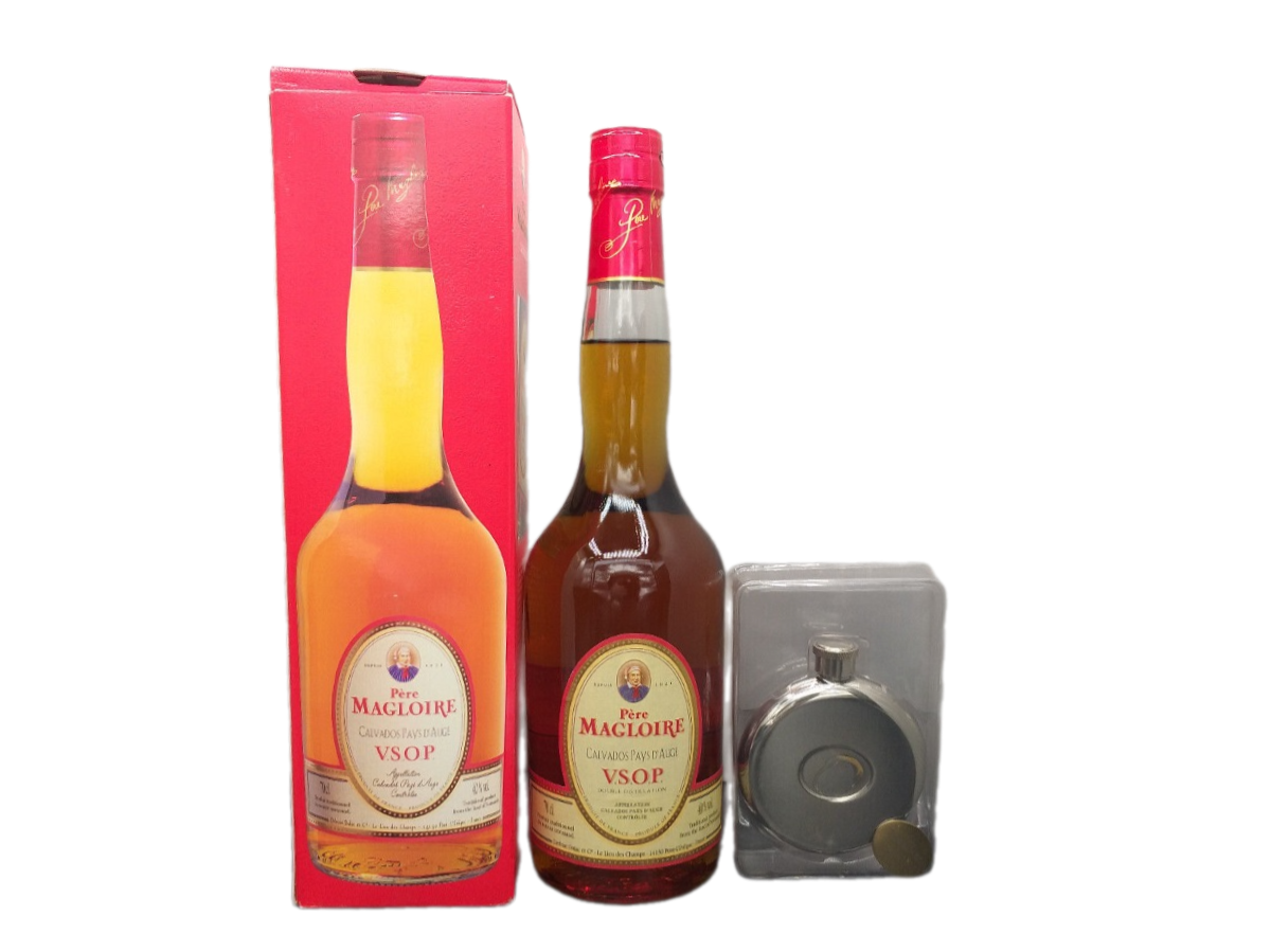 Pere Magloire V.S.O.P. Calvados 40% VOL. (1x0,7ltr.) inkl. Flachmann OVP SET