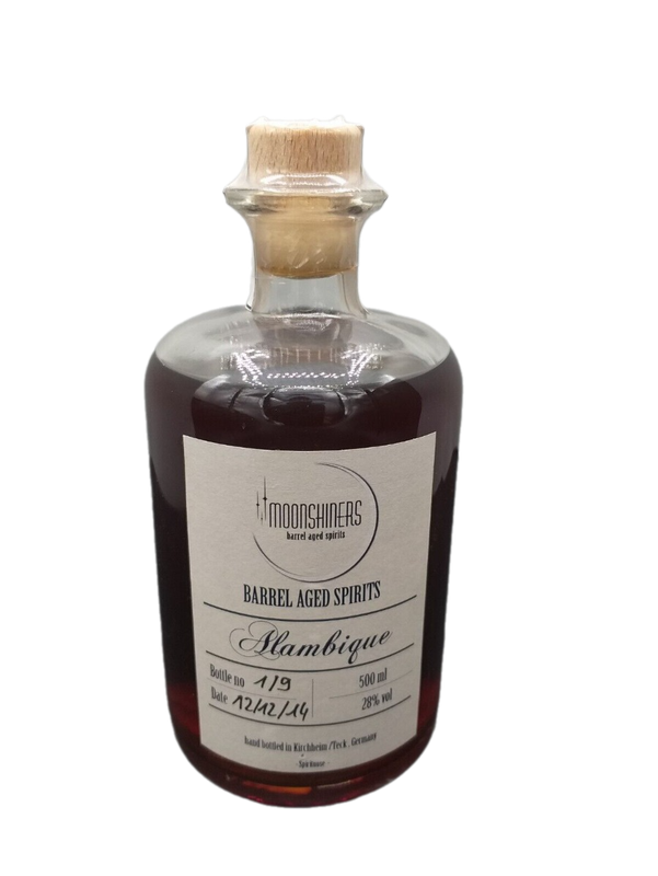 Moonshiners Barrel Aged Spirits Flambique 28% VOL. (1x0,5ltr.) Bottle No. 1/9 - 12.12.2014 - Deutschland