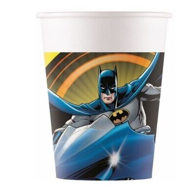 Pack de 8 vasos ideal para fiestas y cumpleaños de la licencia oficial Batman, producto de carton