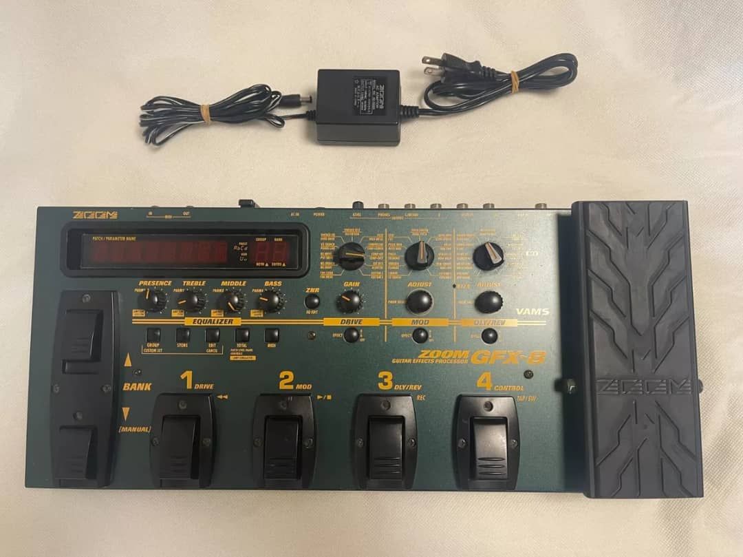 ZOOM GFX-8 Guitar Multi Effects Processor