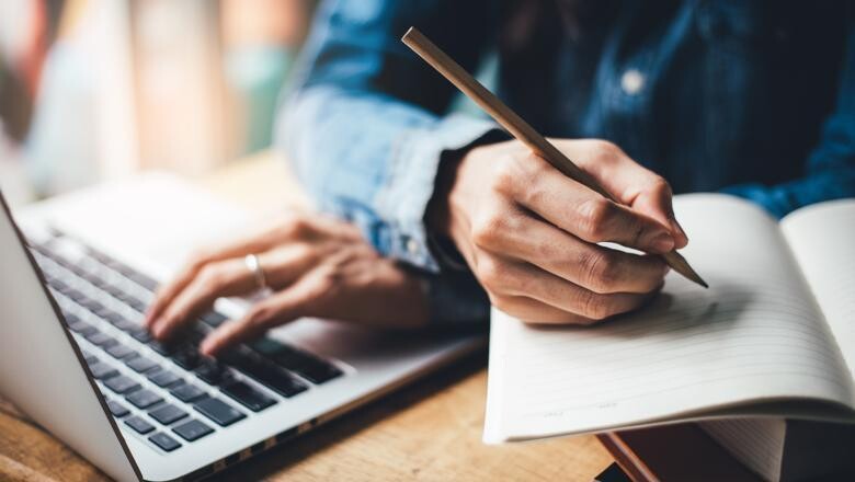 Main Components of Literature Review – 2022