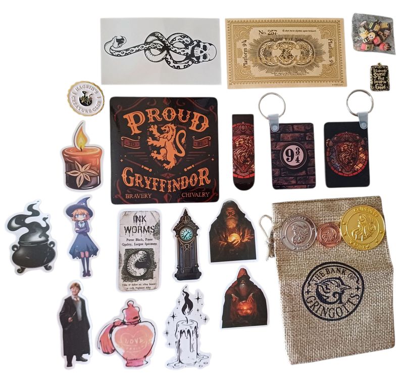 Harry Potter Gryffindor Keyring &amp; Collectibles Gift Set
