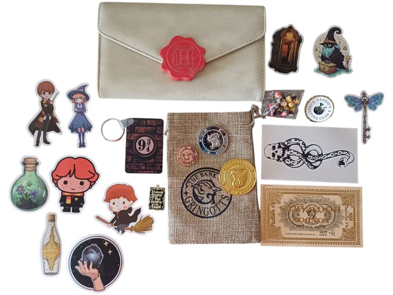 Harry Potter Hogwarts Acceptance Letter Wallet &amp; Collectibles Gift Set