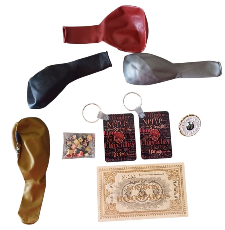 Harry Potter Gryffindor Keyrings &amp; Collectibles Gift Set