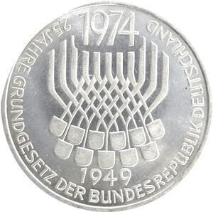 J 413 Grundgesetz Pol. Platte