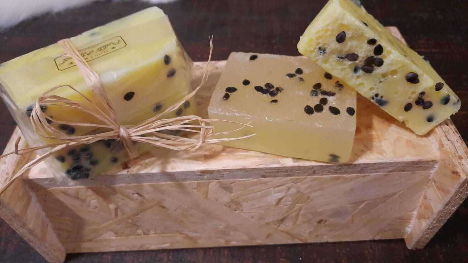 SABONETE  EM BARRA FITOTERÁPICO 
MARACUJÁ