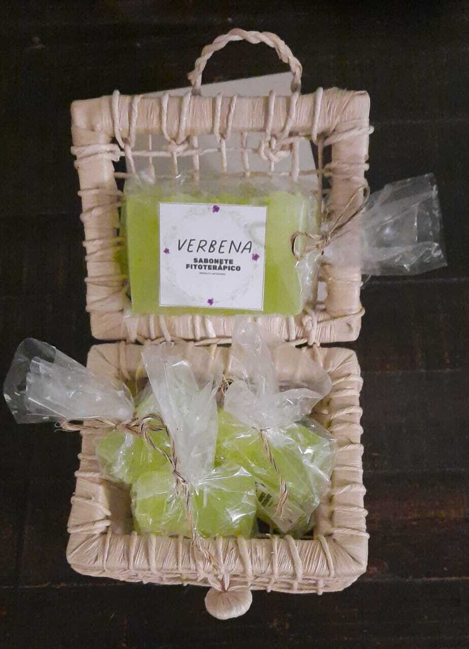 KIT  SABONETES 
 Cestinha contendo 4 sabonetes.