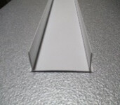 SCREED WHITE U-SHAPED NON-LOCKABLE 4 VINYL