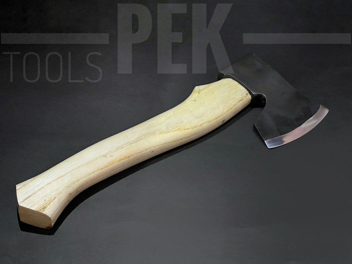 PEK SPLENDED CARVING AXE.