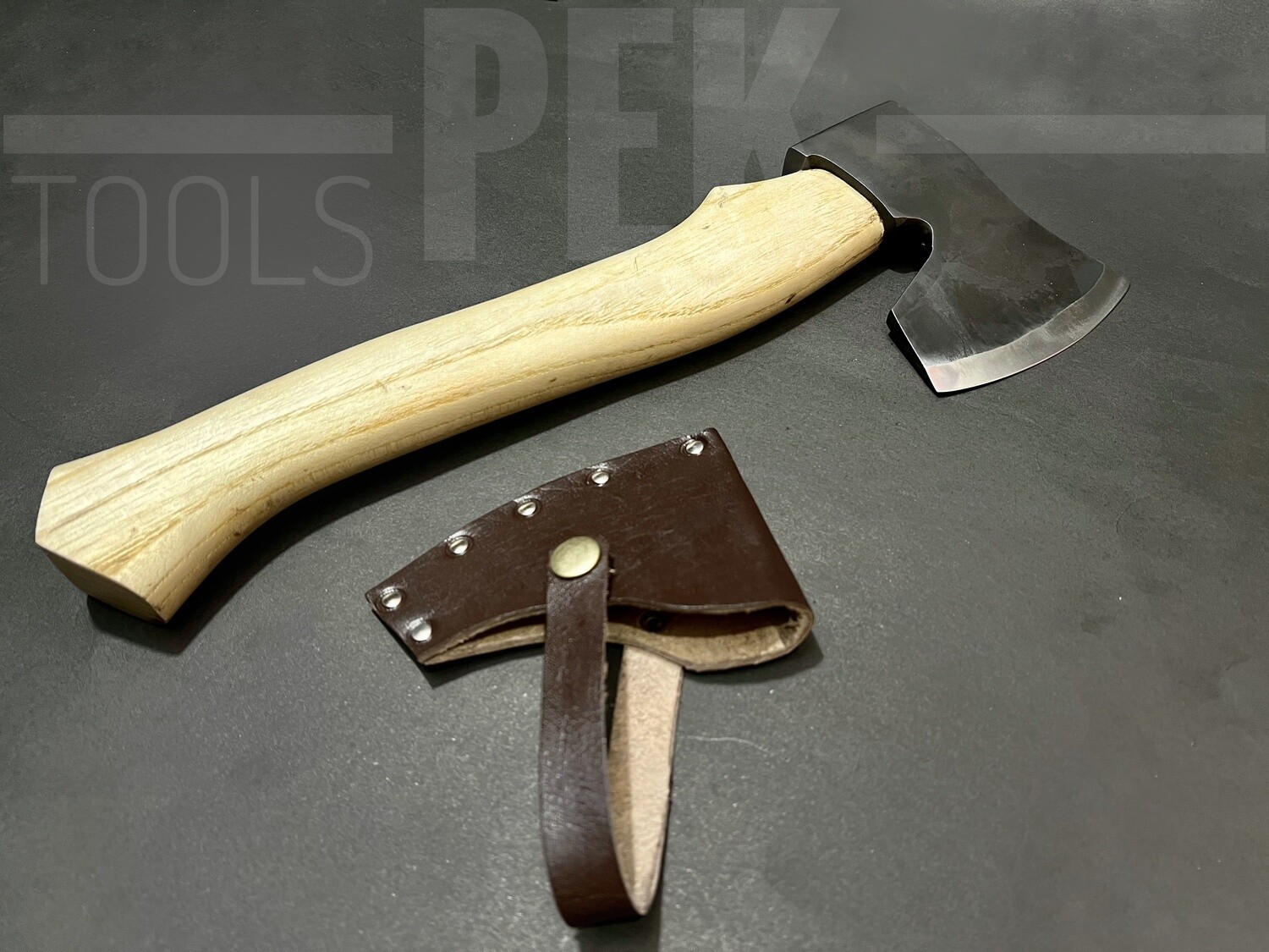 PEK SPLENDED CARVING AXE.