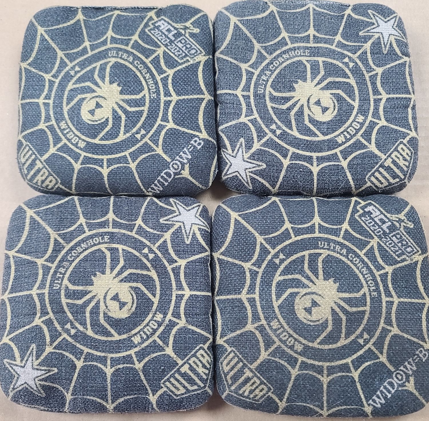 WIDOW B BLACK/GOLD