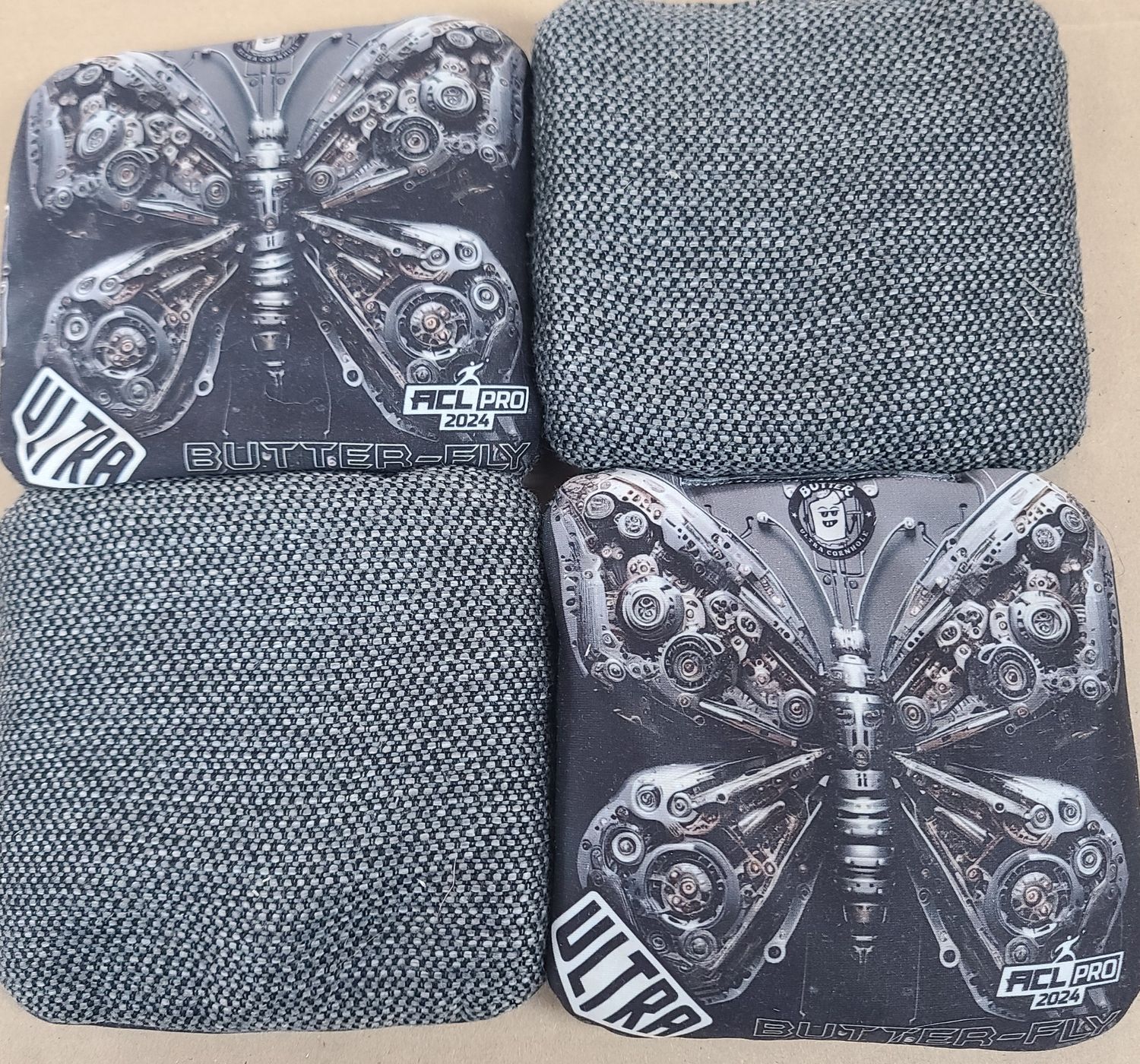 BUTTER-FLY &#39;24 BLACK/WHITE