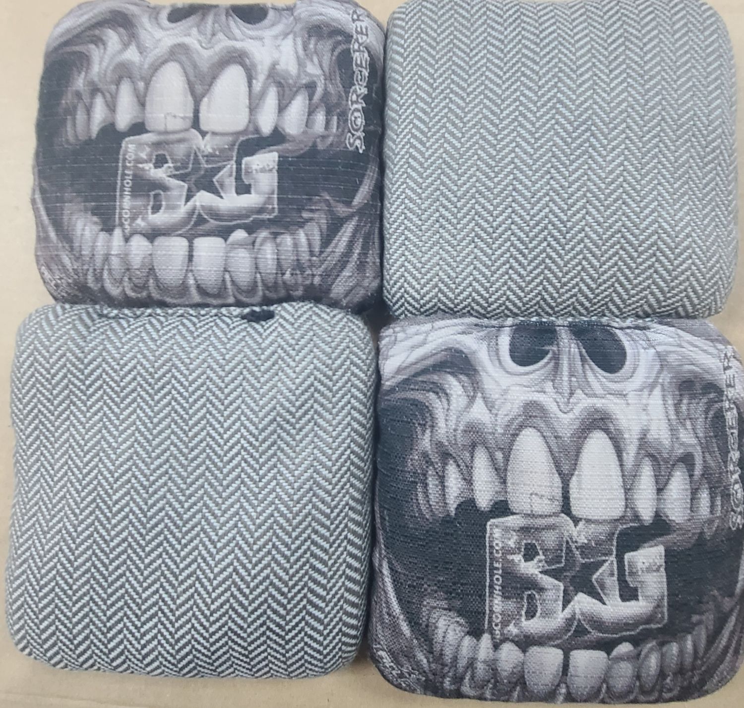 SORCERER '24 MOUTH BLK/WHT