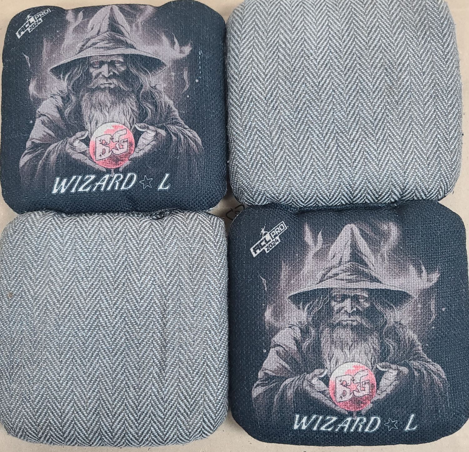 WIZARD L '24 WIZARD W/RED BG GLOBE
