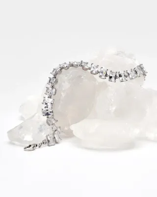 INFINITE WHITE