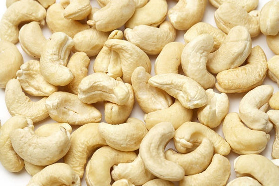 CASHEW KERNELS