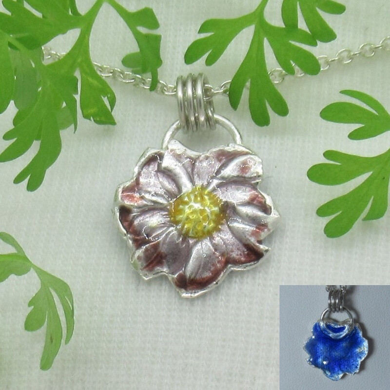 Emaille Blume aus 999 Feinsilber