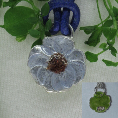 Emaille Blume aus 999 Feinsilber